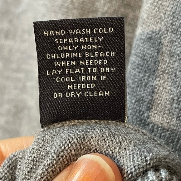 Hart Schaffner Marx Extra Fine Merino Wool Gray Lightweight Sweater Size L - Picture 5 of 5